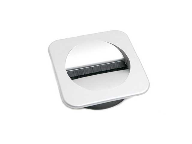 Pasacables cuadrado con cepillo central